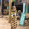 Na południu kraju spotkaliśmy panią ubraną w piękny tradycyjny kenijski strój #suahili #Kenia #Afryka #Washini #wasini