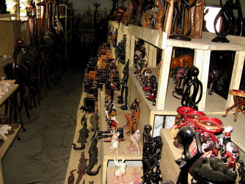 Fabryka figurek w Mombasie - sklep #mombasa #kenia #afryka
