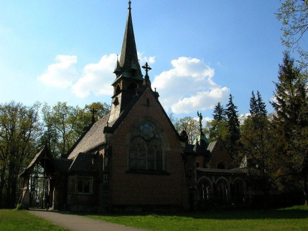 Świerklaniec (śląskie)-kościół i mauzoleum