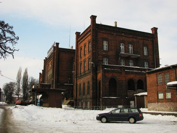 budynek Dworca Nadodrze, mnóstwo niewykorzystanej powierzchi w pięknym zabytkowym budynku. Aż się prosi żeby hotel jakiś zrobić bo układ wewnętrzny temu sprzyja