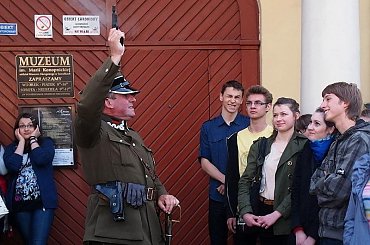 Dyrektor Brzozowski otwiera Noc Muzeów w Suwałkach #NocMuzeów #NocnaGraMiejska #Suwałki