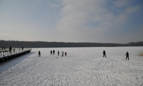 Jezioro Strzeszyńskie skute lodem