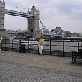 Ruchomy Most Tower Bridge przecinający rzekę Tamizę - symbol Londynu. #LONDYN