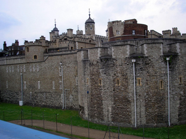 Ruchomy Most Tower Bridge przecinający rzekę Tamizę - symbol Londynu. #LONDYN