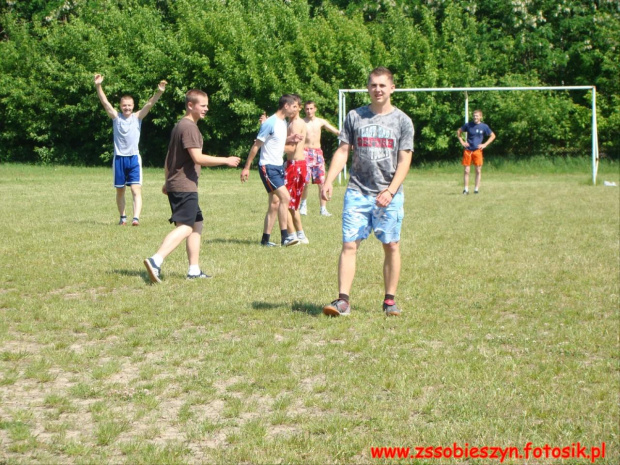 Mecz piłki nożnej, karaoke, bieg z przeszkodami i ognisko to tylko niektóre z adrakcji przygotowane z okazji DNIA dużego DZIECKA #Sobieszyn #Brzozowa