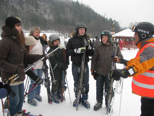 Akcja Zima 2010 - wycieczka do Bałtowa na narty.