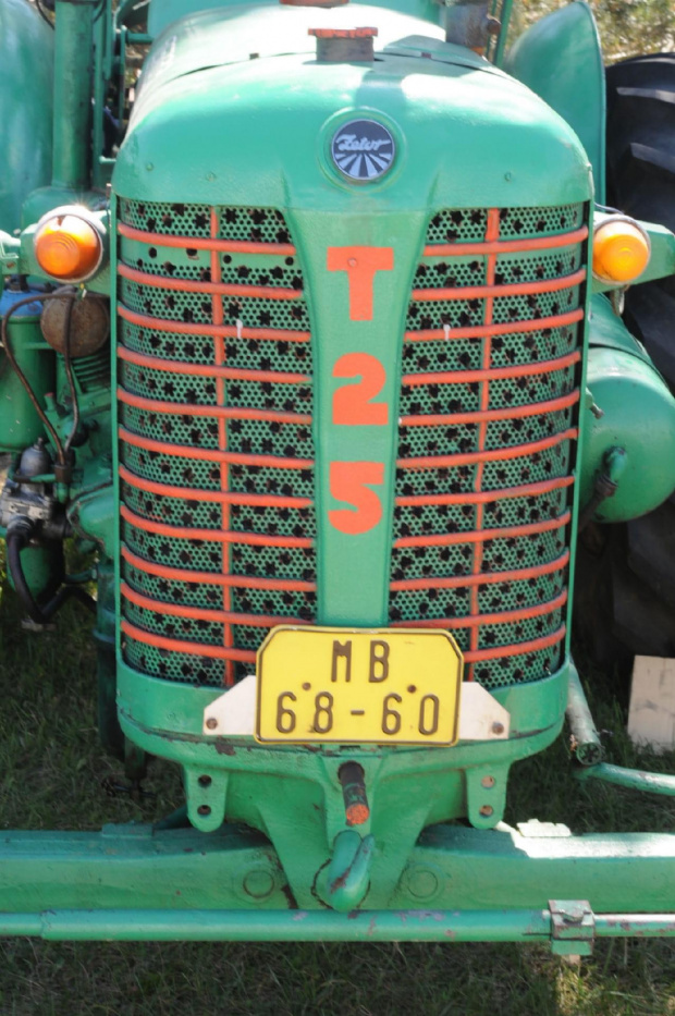 #ciągnik #MaszynyRolnicze #przyczepa #traktor #wystawa
