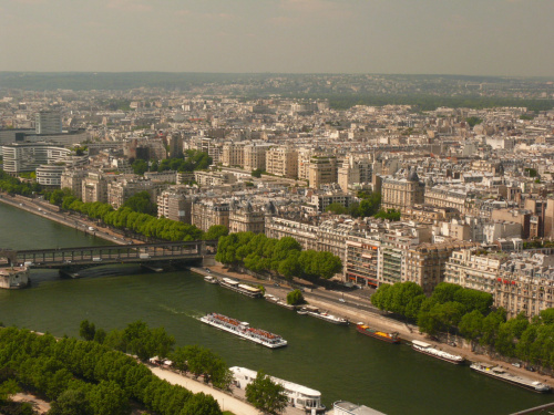 Z Wieży Eiffla - widok na Maison de Radio France i Pont de Grenelle #Paryż