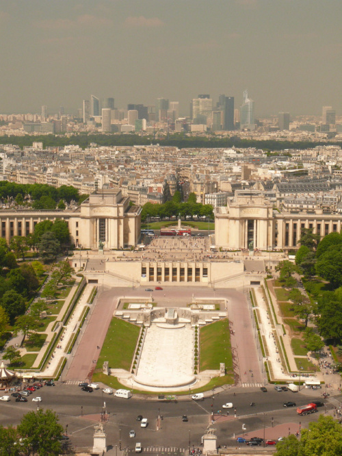Widok z pierwszego poziomu Wieży na Trocadero , Palaise de Chaillot #Paryż