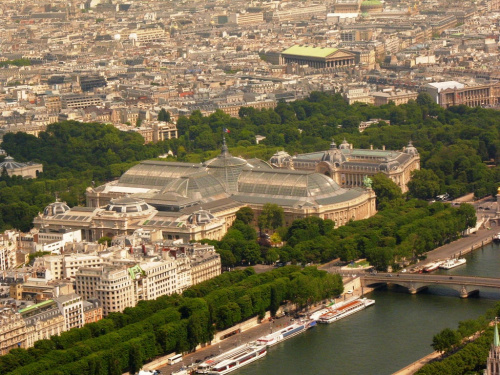 Z Wieży Eiffla - widok na Grand Palais i Petit Palais #Paryż