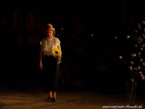 X Festiwal WIGRASZEK - spektakl plenerowy Teatru Nikoli "Uśmiech Kobiety" - 15 czerwca 2011 #Wigraszki #Suwałki #festiwal #spektakl