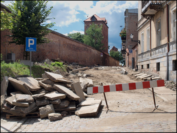 remont wzdłuż murów - baszta Gołębnik