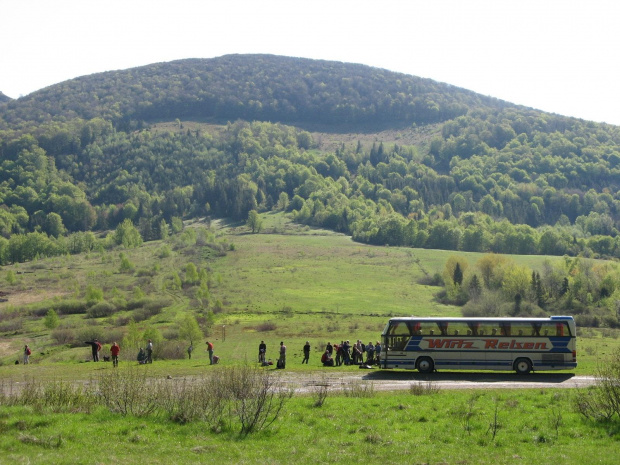 Bieszczady Wschodnie - z okolic Przełęczy nad Wyżnią Roztoką ku pasmu połonin.