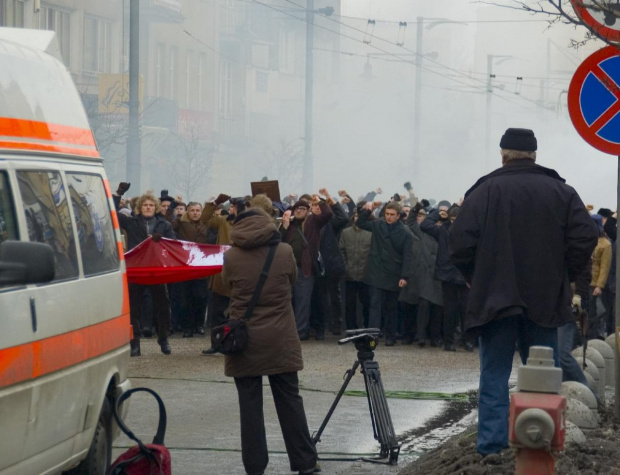 Kadr do filmu pt: Czarny czwartek. #Grudzień70