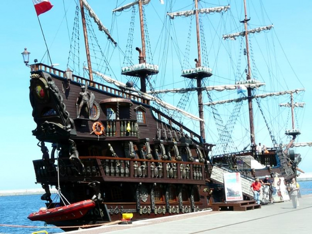 Gdynia, piracki statek, którym można zwiedzać port. #statki
