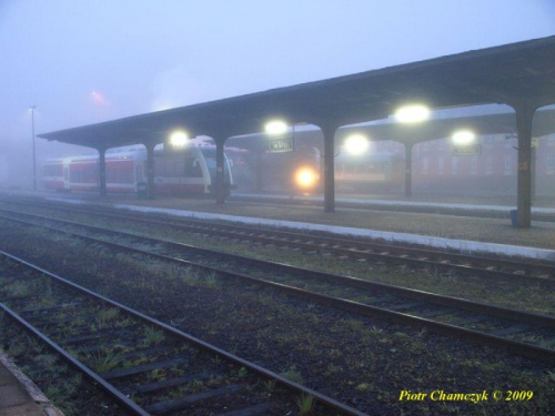 Imprezowy poranek. Z mgły wyłania się Ol49-59 #kolej #Ol49 #PKP #wiosna #impreza #PociagSpecjalny