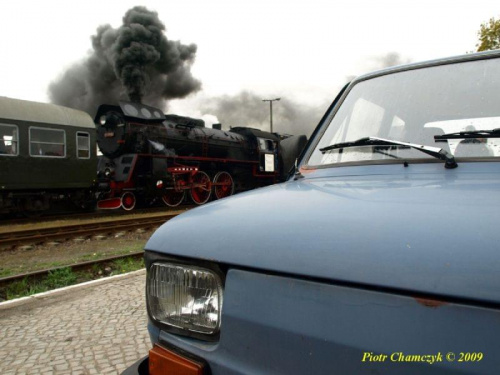 Dwie legendy polskiej techniki: Ol49 i Polski Fiat 126p - Gorzów Wielkopolski #kolej #Ol49 #PKP #wiosna #impreza #PociagSpecjalny