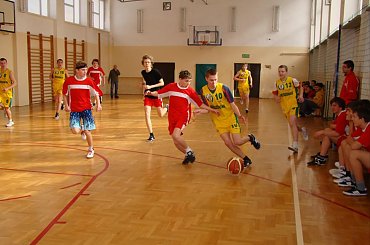 Towarzyski mecz najmłodszych adpetów koszykówki z ULKS "Brzozowiak" z drużyną Gimnazjum w Baranowie #Sobieszyn #Brzozowa #Koszykówka
