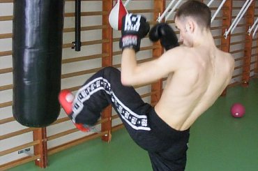 Zapraszamy na www.fightzone.pl oraz na www.wejherowo.dbv.pl #kickboxing #wejherowo #karcz #rafal #gminny #ośrodek #sportu #rekreacji #turystyki #Luzino #karate #full #contact #team #zieliński #mateusz #walka #przygotowania