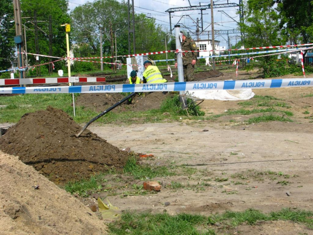 widok od ul. Otyńskiej, w tle nastawnia Wrocław muchobór