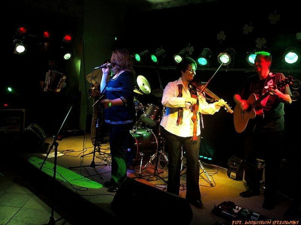 Shamrock - dzień Św. Patryka w suwalskiej Restauracji NA STARÓWCE; 19 marca 2010 #RestauracjaNASTARÓWCE #Suwałki #Shamrock #koncert #muzyka #FolkCeltycki #BogdanBernard #PuzaJerzy #TyczkowskiAdam #AzarewiczAnna #BogdanEwa #KierejszaTomasz