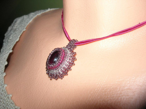Naszyjnik haft koralikowy różowo-hematytowy #haft #naszyjnik #beading