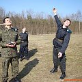 Podczas terenowych ćwiczeń z Podstaw wojskowości uczniowie LO-klasy wojskowej uczyli się rzucać granatem ćwiczebnym do celu #Sobieszyn #Brzozowa #KlasaWojskowa