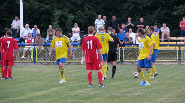 Pogoń Leżajsk - Igloopol Dębica (1:0), 24.08.2011 r. - IV liga podkarpacka #dębica #Igloopol #IgloopolDębica #IVLiga #lezajsk #lezajsktm #leżajsk #PiłkaNożna #pogon #pogoń #PogońLeżajsk #sport