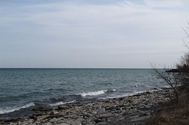 sloneczna, ale chlodna sobota nad jeziorem Ontario #jezioro