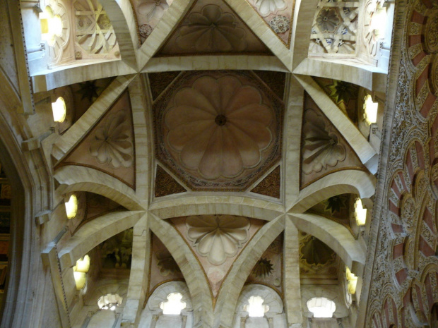 Kordoba - Mezquita -sufit jednej z kaplic chrześcijańskich #Andaluzja #Kordoba #Mezquita