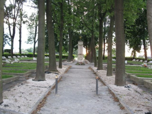 Stopnica (świętokrzyskie) - cmentarz żołnierzy radzieckich