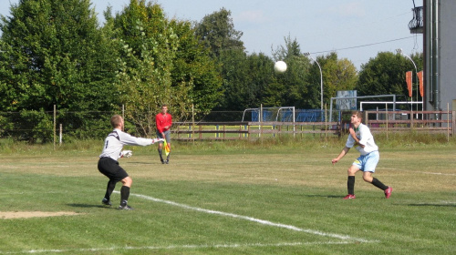 goń Leżajsk - Stal Mielec II (1:0), 17.09.2011 r. - II liga podkarpacka juniorów starszych #juniorzy #lezajsk #lezajsktm #leżajsk #mielec #PiłkaNożna #pogon #pogoń #PogońLeżajsk #sport #stal #StalMielec