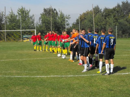 Beskid Żegocina vs Raba Niedary
0:1 #beskid #żegocinaraba #niedary #mecz #piłka #nożna #bramka