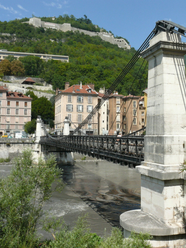 Grenoble - most Saint Laurent zbudowany w 1837 r w miejscu mostu z XI w. #Alpy #Francja #Góry #Grenoble