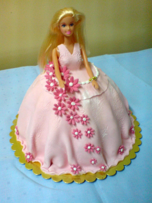 Różowa Barbi #Barbi #tort #lalka