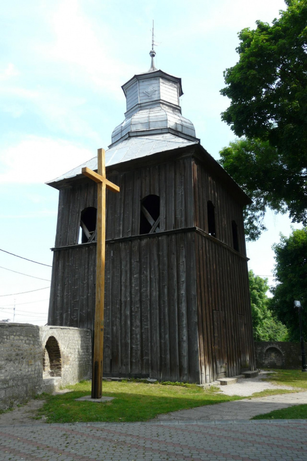 Książ Wielki - dzwonnica kościoła św. Wojciecha #KsiążWielki #KościółDrewniany #SzlakArchitekturyDrewnianej