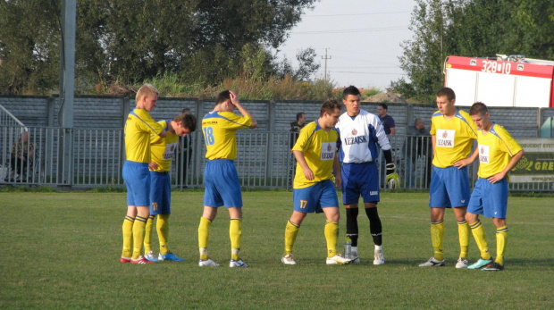 Crasnovia Krasne - Pogoń Leżajsk (3:0), 24.09.2011 r. - IV liga podkarpacka #crasnovia #CrasnoviaKrasne #IVLiga #krasne #lezajsk #lezajsktm #leżajsk #PiłkaNożna #pogon #pogoń #PogońLeżajsk #seniorzy #sport