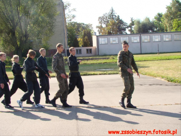 Wrześniowe zgrupowanie klas wojskowych zgromadziło uczniów klasy drugiej i rozpoczynających swoją przygodę z wojskowością pierwszoklasistów . #Sobieszyn #Brzozowa #KlasyWojskowe #ZespółSzkółWSobieszynie