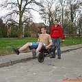 Przed Dniem Otwartych Drzwi w Sobieszynie-Brzozowej jest tyle pracy, że mało która taczka jedzie pusta #Sobieszyn #Brzozowa