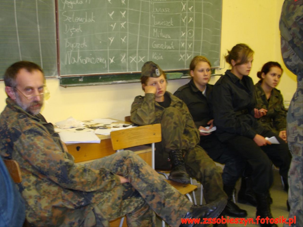 Wrześniowe zgrupowanie klas wojskowych zgromadziło uczniów klasy drugiej i rozpoczynających swoją przygodę z wojskowością pierwszoklasistów . #Sobieszyn #Brzozowa #ZespółSzkółWSobieszynie #KlasyWojskowe