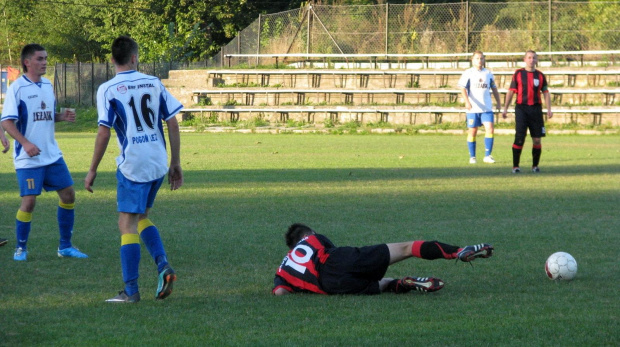 Grodziszczanka - Pogoń Leżajsk (0:3), 28.09.2011 r. - II runda okręgowego Pucharu Polski #GrodziszczankaGrodziskoDolne #lezajsk #lezajsktm #leżajsk #PiłkaNożna #pogon #pogoń #PogońLeżajsk #seniorzy #sport