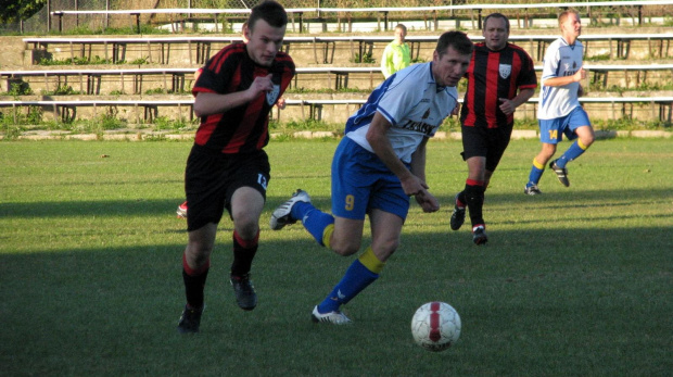 Grodziszczanka - Pogoń Leżajsk (0:3), 28.09.2011 r. - II runda okręgowego Pucharu Polski #GrodziszczankaGrodziskoDolne #lezajsk #lezajsktm #leżajsk #PiłkaNożna #pogon #pogoń #PogońLeżajsk #seniorzy #sport