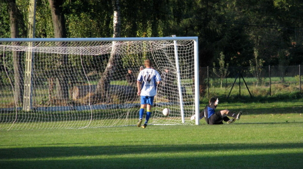 Grodziszczanka - Pogoń Leżajsk (0:3), 28.09.2011 r. - II runda okręgowego Pucharu Polski #GrodziszczankaGrodziskoDolne #lezajsk #lezajsktm #leżajsk #PiłkaNożna #pogon #pogoń #PogońLeżajsk #seniorzy #sport