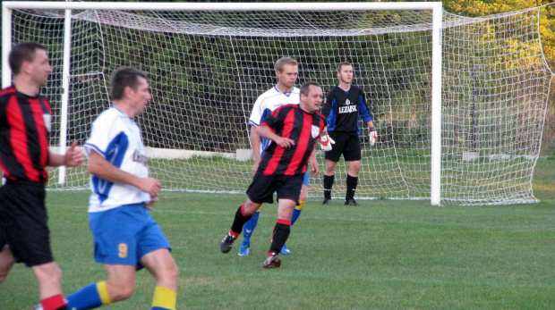 Grodziszczanka - Pogoń Leżajsk (0:3), 28.09.2011 r. - II runda okręgowego Pucharu Polski #GrodziszczankaGrodziskoDolne #lezajsk #lezajsktm #leżajsk #PiłkaNożna #pogon #pogoń #PogońLeżajsk #seniorzy #sport