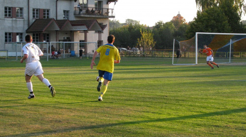 Pogoń Leżajsk - Czarni Jasło (1:3), 01.10.2011 r. - IV liga podkarpacka #czarni #CzarniJasło #jasło #lezajsk #lezajsktm #leżajsk #PiłkaNożna #pogon #pogoń #PogońLeżajsk #sport