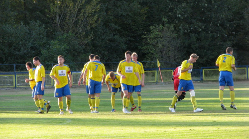 Pogoń Leżajsk - Czarni Jasło (1:3), 01.10.2011 r. - IV liga podkarpacka #czarni #CzarniJasło #jasło #lezajsk #lezajsktm #leżajsk #PiłkaNożna #pogon #pogoń #PogońLeżajsk #sport