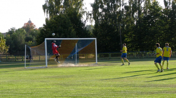 Pogoń Leżajsk - Czarni Jasło (1:3), 01.10.2011 r. - IV liga podkarpacka #czarni #CzarniJasło #jasło #lezajsk #lezajsktm #leżajsk #PiłkaNożna #pogon #pogoń #PogońLeżajsk #sport