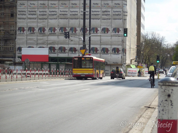 Komunikacja miejska w centrum Warszawy podczas uroczystości żałobnych. #KomunikacjaMiejska #MZA #PKSGrodzisk #Michalczewski #objazdy #Warszawa #Centrum #zasilenia #Ikarus #MAN #Jelcz #SolarisStalowa #Ostrobramska #Woronicza #Kleszczowa #Redutowa