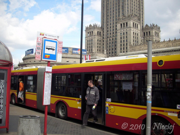 Komunikacja miejska w centrum Warszawy podczas uroczystości żałobnych. #KomunikacjaMiejska #MZA #PKSGrodzisk #Michalczewski #objazdy #Warszawa #Centrum #zasilenia #Ikarus #MAN #Jelcz #SolarisStalowa #Ostrobramska #Woronicza #Kleszczowa #Redutowa