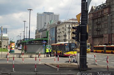 Komunikacja miejska w centrum Warszawy podczas uroczystości żałobnych. #KomunikacjaMiejska #MZA #PKSGrodzisk #Michalczewski #objazdy #Warszawa #Centrum #zasilenia #Ikarus #MAN #Jelcz #SolarisStalowa #Ostrobramska #Woronicza #Kleszczowa #Redutowa